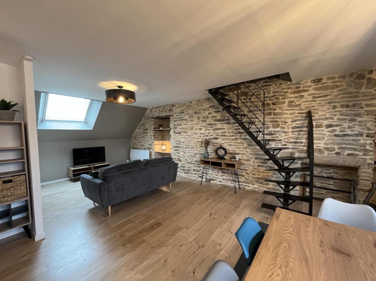 Les Pierres De Symphorien - Parking Gratuit Apartment Vannes Bagian luar foto